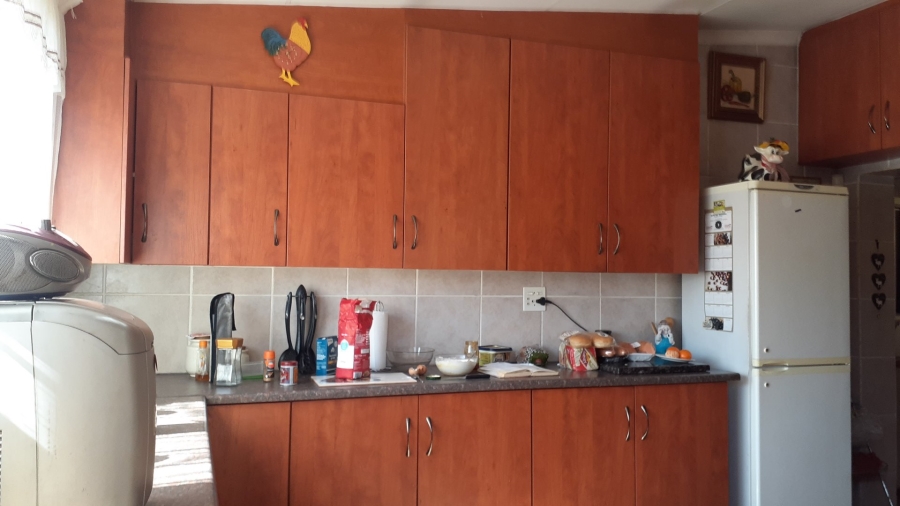  Bedroom Property for Sale in Heatherdale AH Gauteng