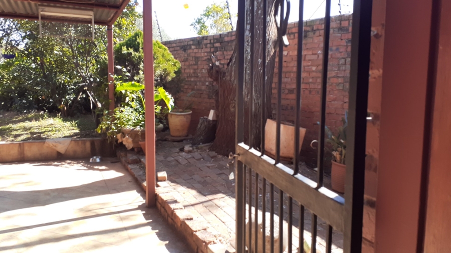  Bedroom Property for Sale in Heatherdale AH Gauteng