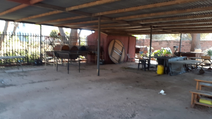  Bedroom Property for Sale in Heatherdale AH Gauteng