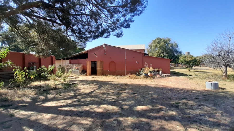  Bedroom Property for Sale in Heatherdale AH Gauteng
