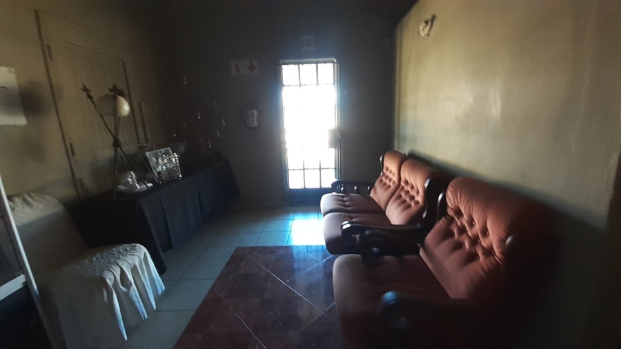  Bedroom Property for Sale in Heatherdale AH Gauteng
