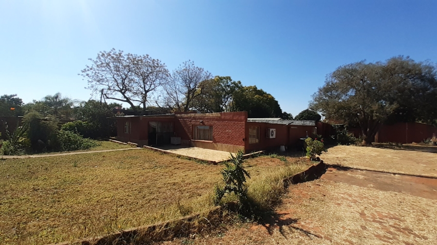  Bedroom Property for Sale in Heatherdale AH Gauteng
