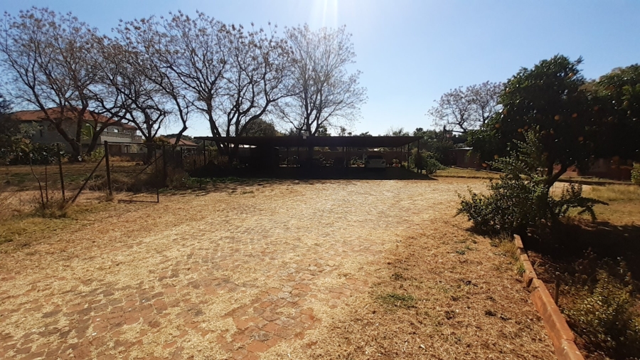  Bedroom Property for Sale in Heatherdale AH Gauteng