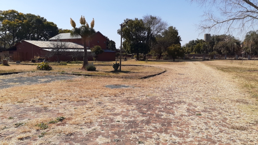  Bedroom Property for Sale in Heatherdale AH Gauteng