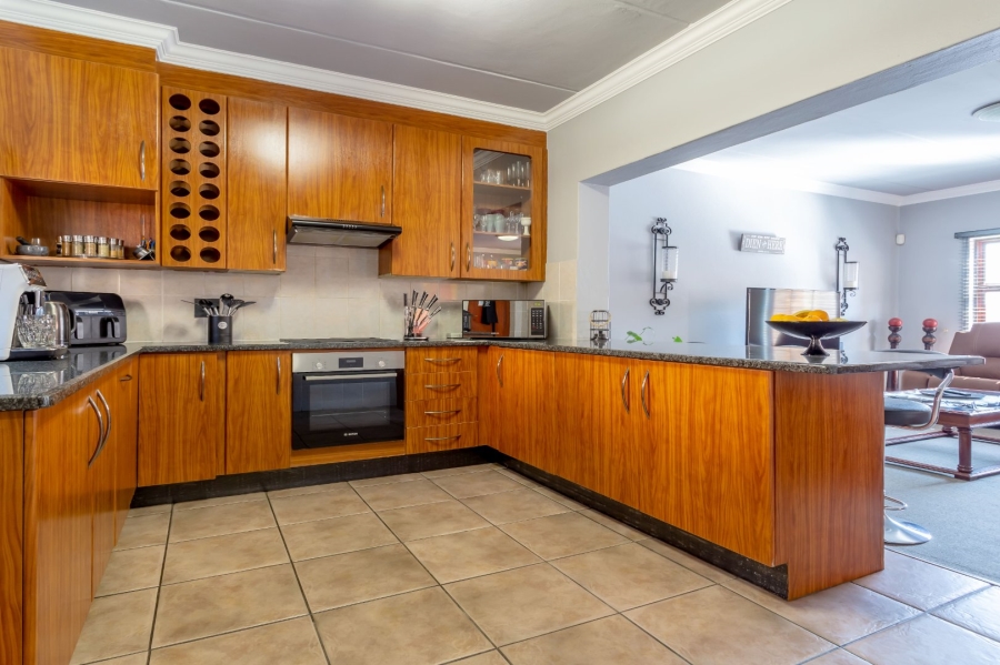 3 Bedroom Property for Sale in Radiokop Gauteng