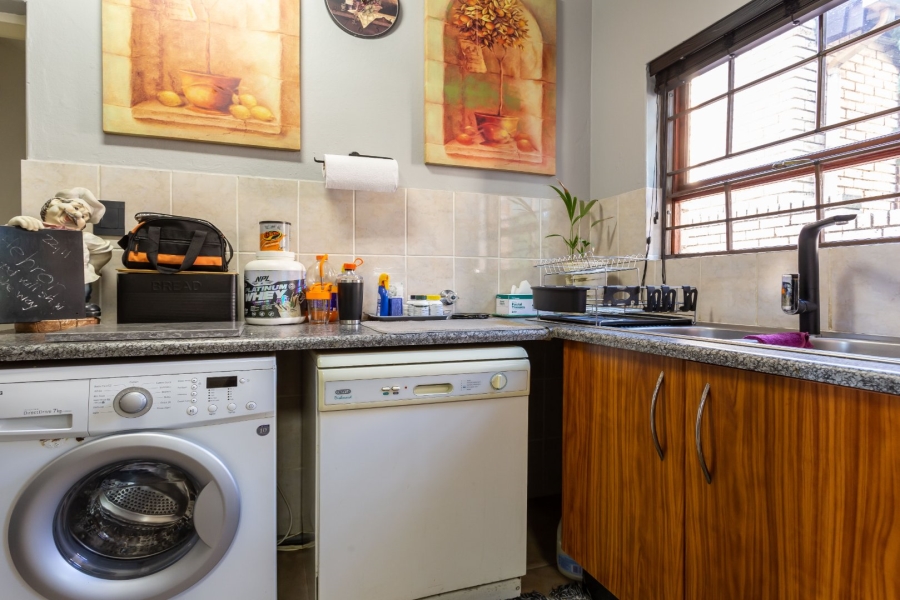 3 Bedroom Property for Sale in Radiokop Gauteng