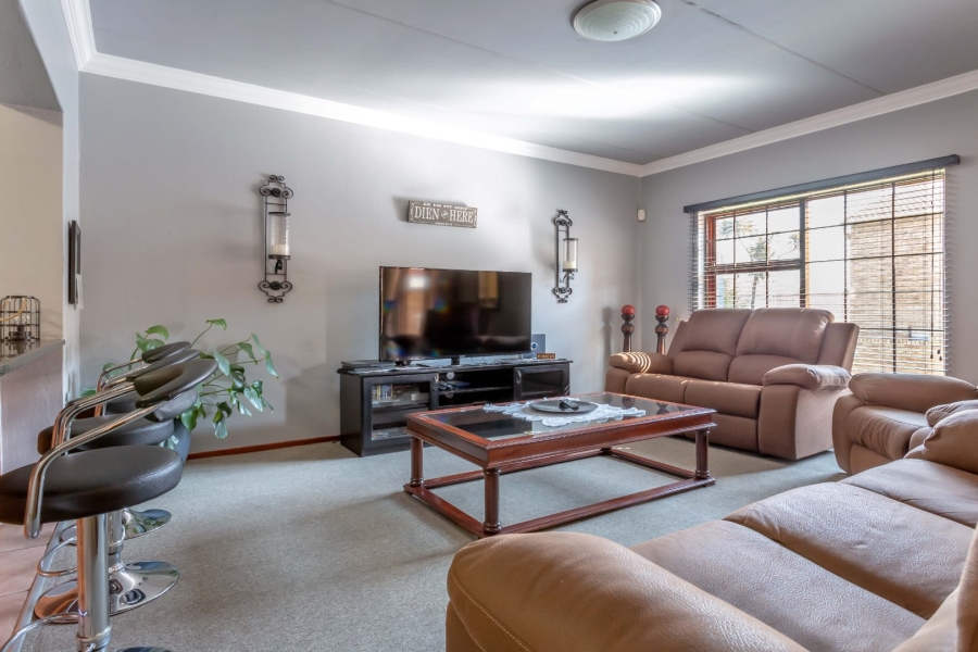 3 Bedroom Property for Sale in Radiokop Gauteng