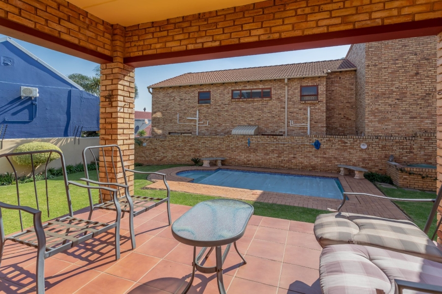 3 Bedroom Property for Sale in Radiokop Gauteng