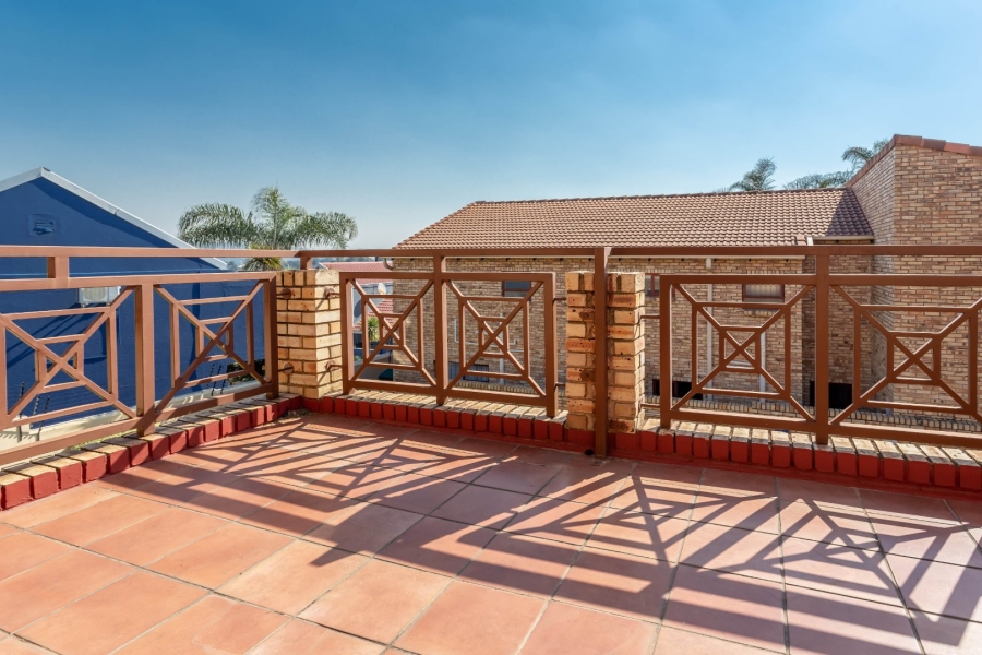 3 Bedroom Property for Sale in Radiokop Gauteng