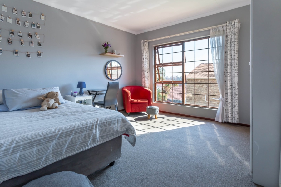 3 Bedroom Property for Sale in Radiokop Gauteng