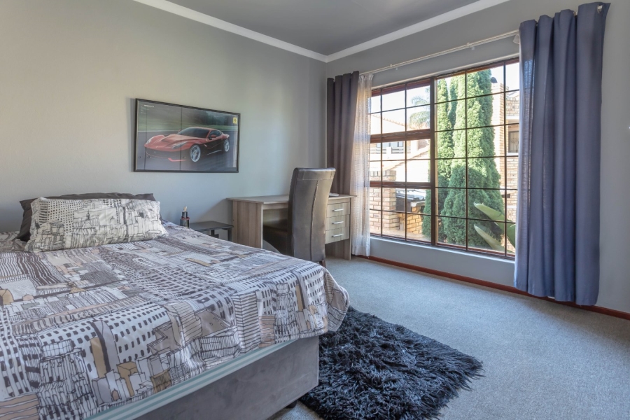 3 Bedroom Property for Sale in Radiokop Gauteng