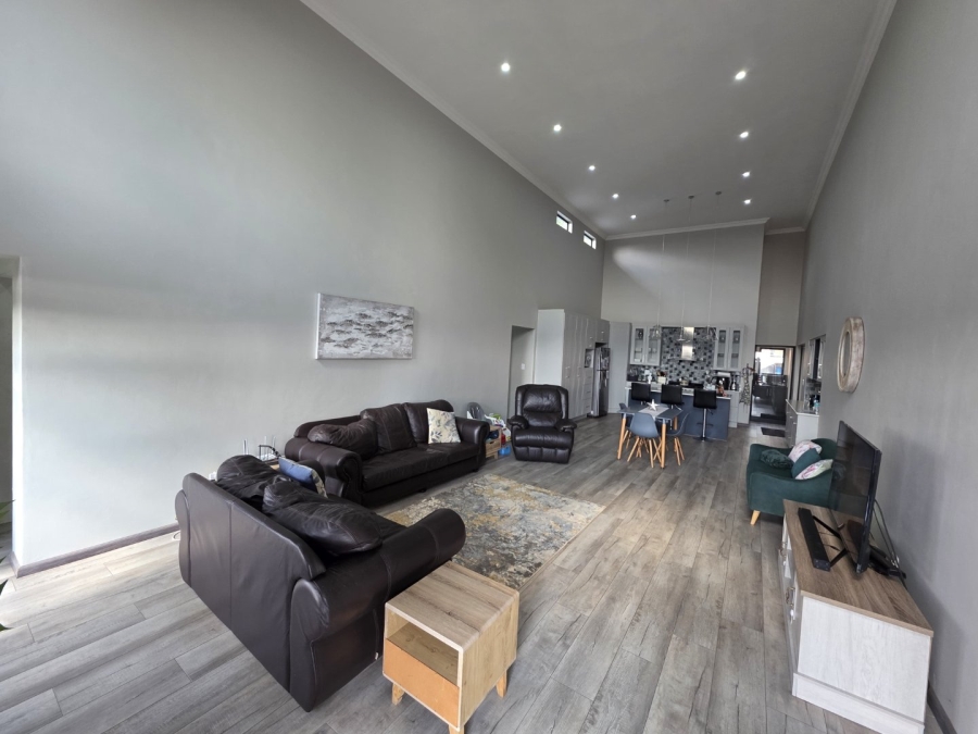 6 Bedroom Property for Sale in Montana Park Gauteng