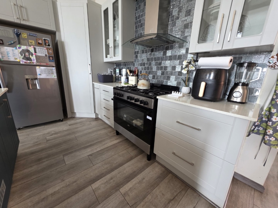 6 Bedroom Property for Sale in Montana Park Gauteng