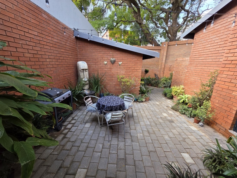 6 Bedroom Property for Sale in Montana Park Gauteng