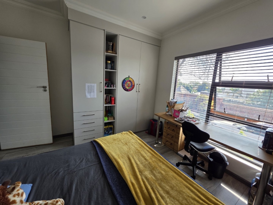 6 Bedroom Property for Sale in Montana Park Gauteng