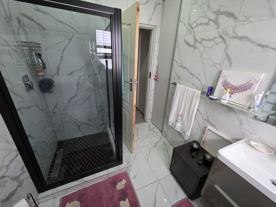 6 Bedroom Property for Sale in Montana Park Gauteng