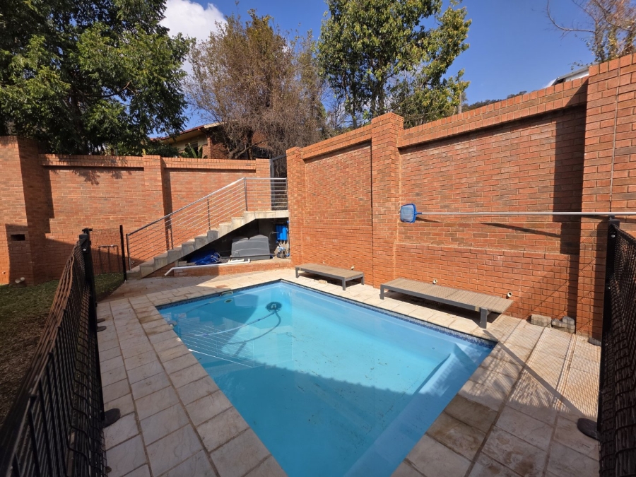 6 Bedroom Property for Sale in Montana Park Gauteng