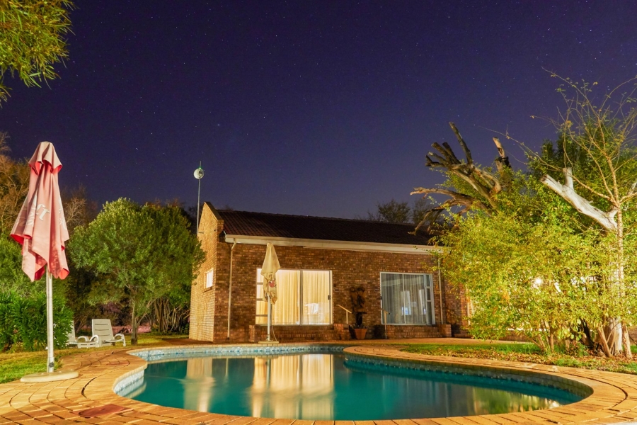 8 Bedroom Property for Sale in Dinokeng Game Reserve Gauteng