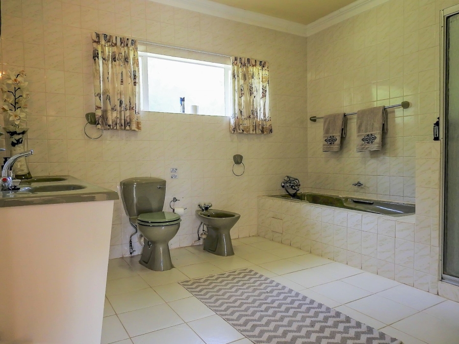 8 Bedroom Property for Sale in Dinokeng Game Reserve Gauteng