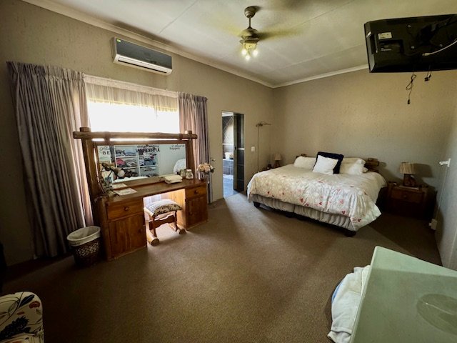 6 Bedroom Property for Sale in Bredell Gauteng