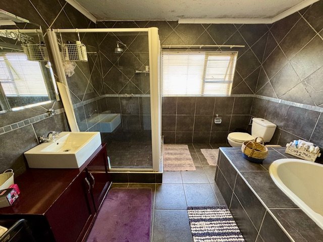 6 Bedroom Property for Sale in Bredell Gauteng
