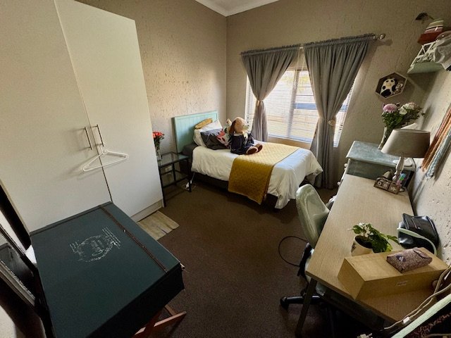 6 Bedroom Property for Sale in Bredell Gauteng