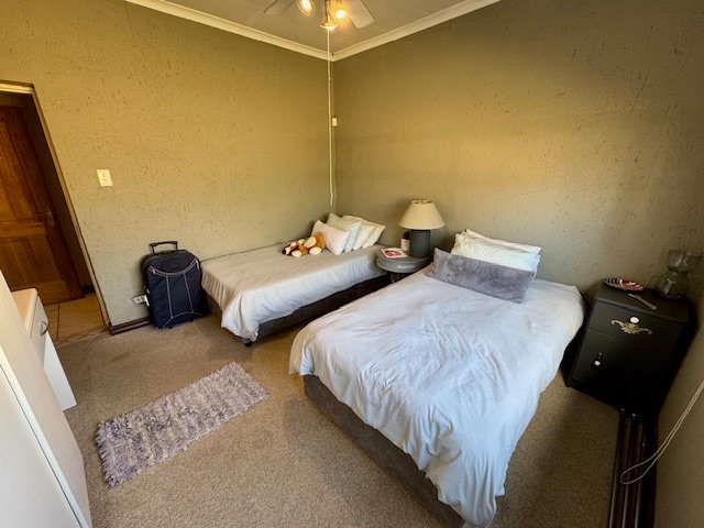 6 Bedroom Property for Sale in Bredell Gauteng