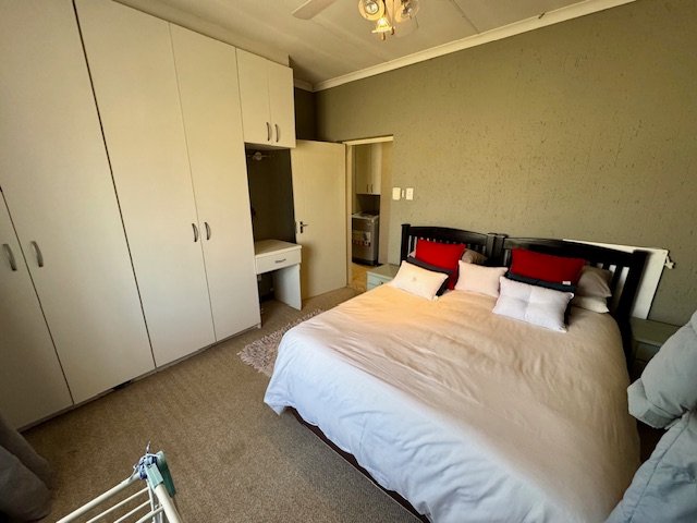 6 Bedroom Property for Sale in Bredell Gauteng