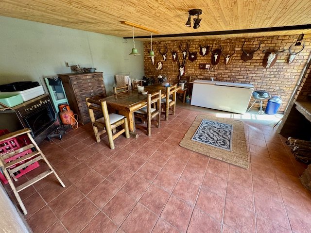 6 Bedroom Property for Sale in Bredell Gauteng