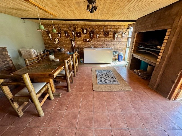 6 Bedroom Property for Sale in Bredell Gauteng