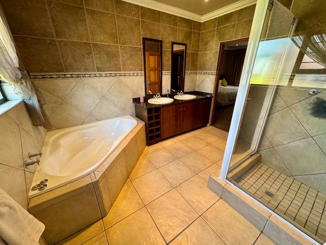 6 Bedroom Property for Sale in Bredell Gauteng