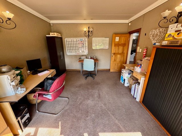 6 Bedroom Property for Sale in Bredell Gauteng