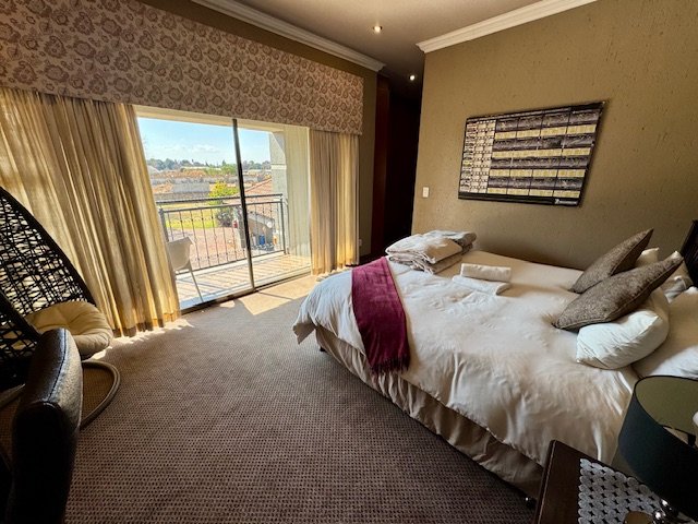 6 Bedroom Property for Sale in Bredell Gauteng