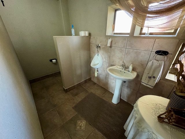 6 Bedroom Property for Sale in Bredell Gauteng