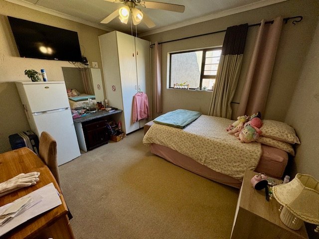 6 Bedroom Property for Sale in Bredell Gauteng