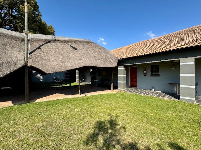 6 Bedroom Property for Sale in Bredell Gauteng