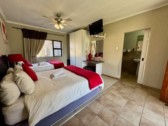 6 Bedroom Property for Sale in Bredell Gauteng