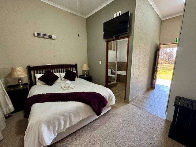 6 Bedroom Property for Sale in Bredell Gauteng