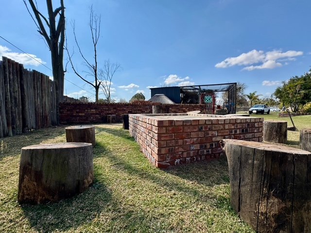 6 Bedroom Property for Sale in Bredell Gauteng
