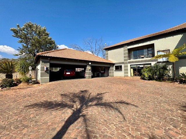 6 Bedroom Property for Sale in Bredell Gauteng