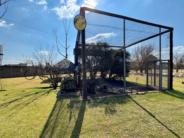 6 Bedroom Property for Sale in Bredell Gauteng
