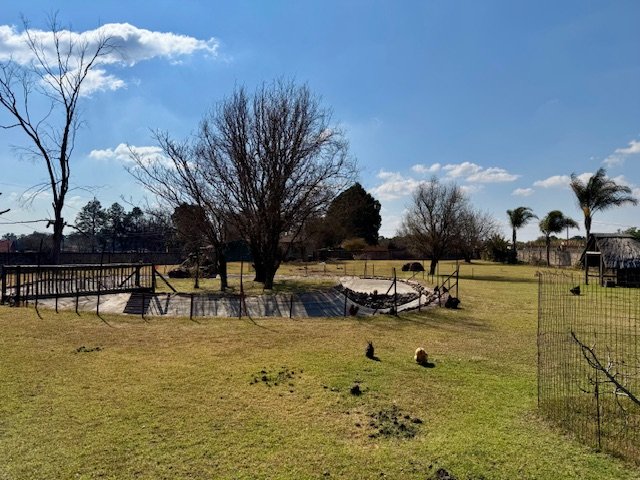 6 Bedroom Property for Sale in Bredell Gauteng