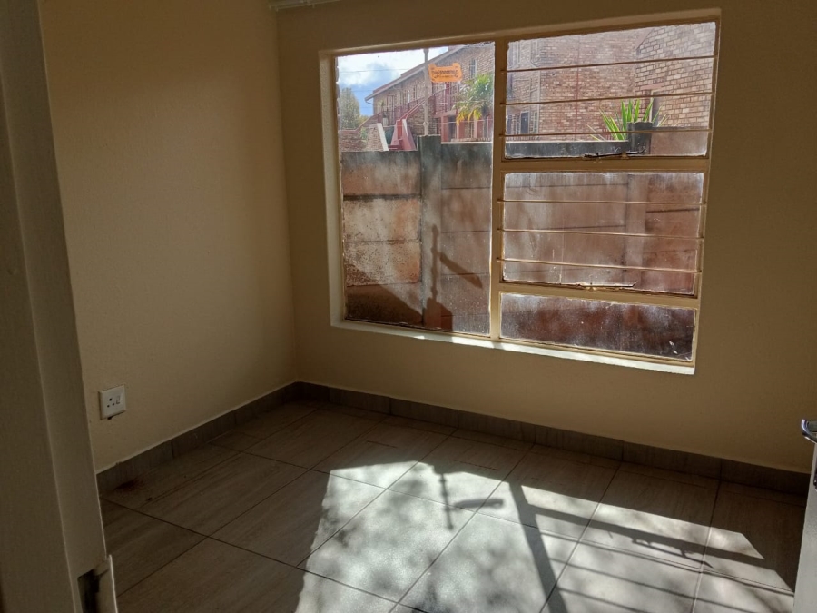 Bedroom Property for Sale in Mindalore Gauteng