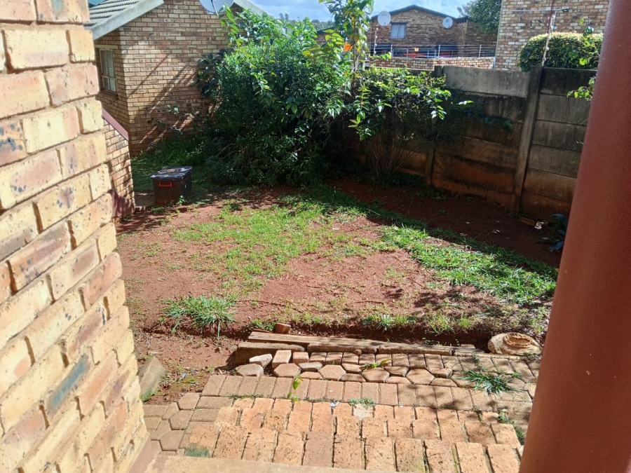  Bedroom Property for Sale in Mindalore Gauteng