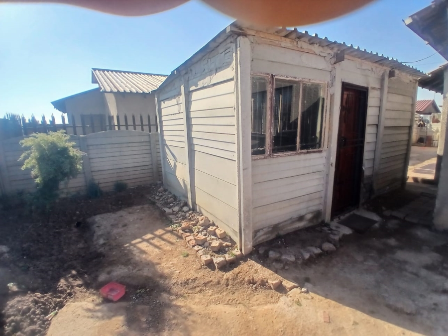 2 Bedroom Property for Sale in Etwatwa Gauteng