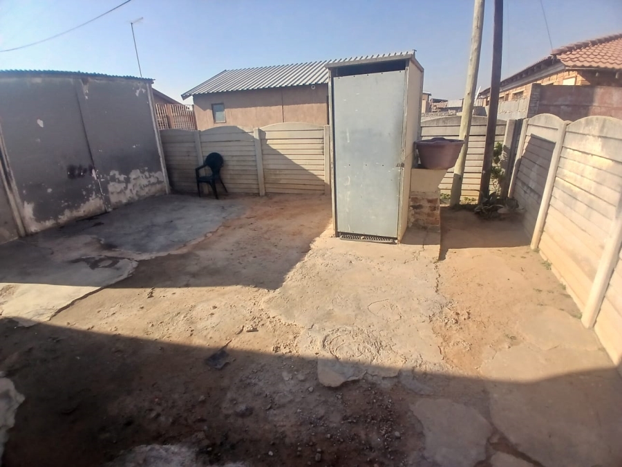 2 Bedroom Property for Sale in Etwatwa Gauteng