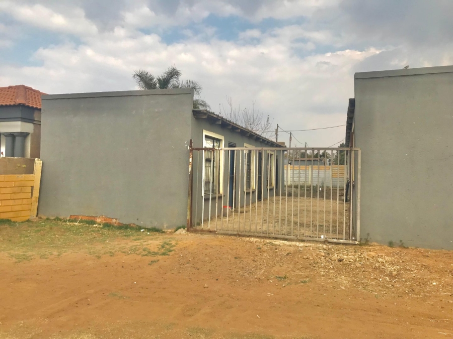 8 Bedroom Property for Sale in Soshanguve South Gauteng