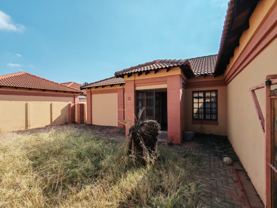 2 Bedroom Property for Sale in Heatherdale AH Gauteng