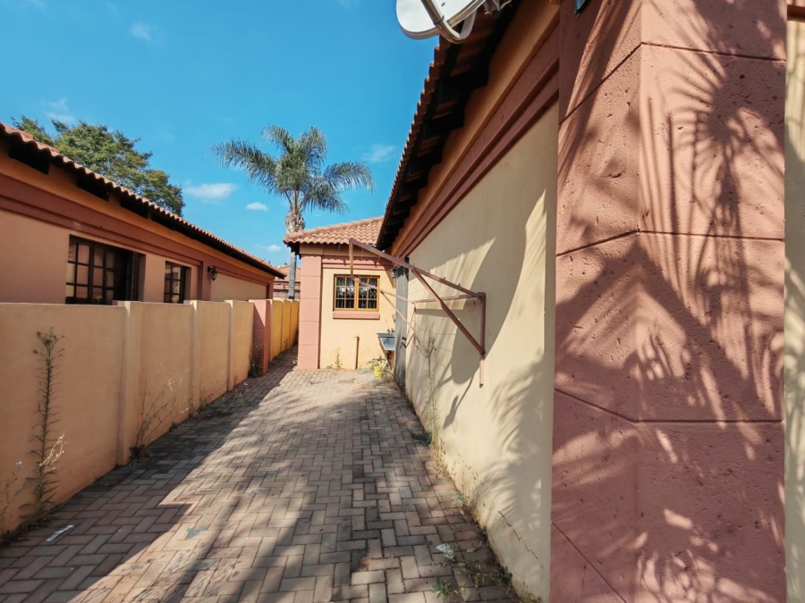 2 Bedroom Property for Sale in Heatherdale AH Gauteng