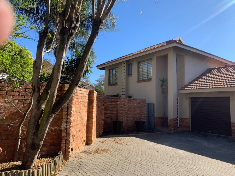 To Let 3 Bedroom Property for Rent in Amberfield Gauteng